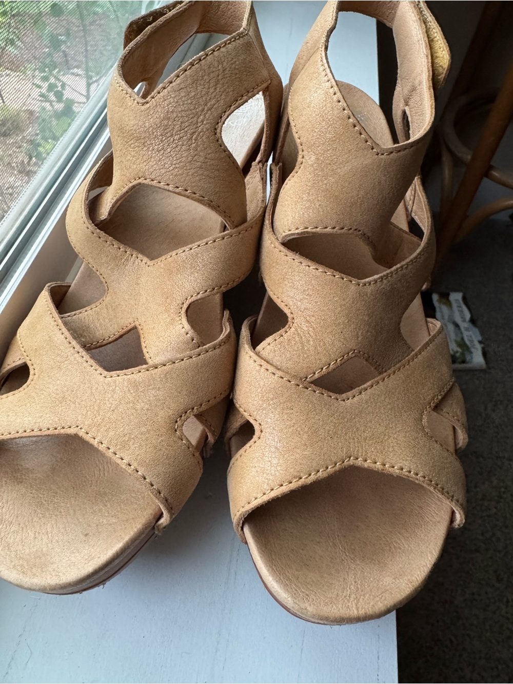 Dansko Tempest Suede Wedge Sandals in Tan - Women size 39 8.5 - Picture 2 of 6